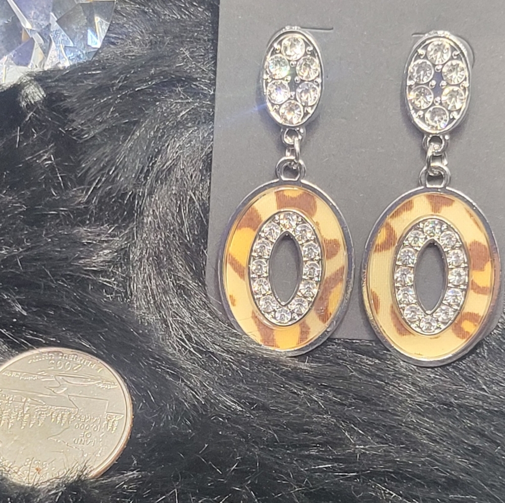 (New) Blingy Cheetah Print Dangle Fashion Earrings